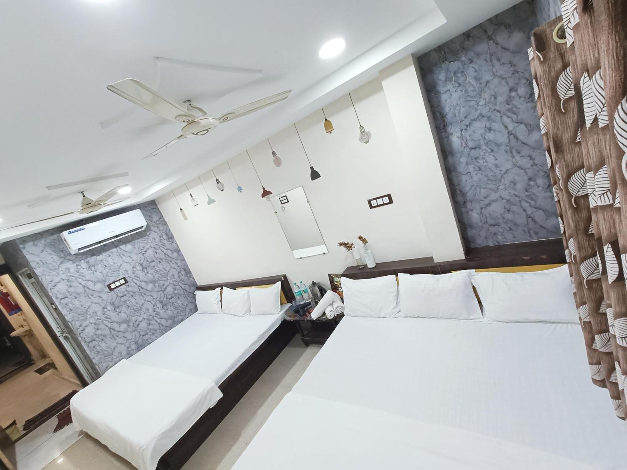 Ginger Hotels Ujjain Tower Kshipra Inn-Family Stay Airconditioned Hotel מראה חיצוני תמונה