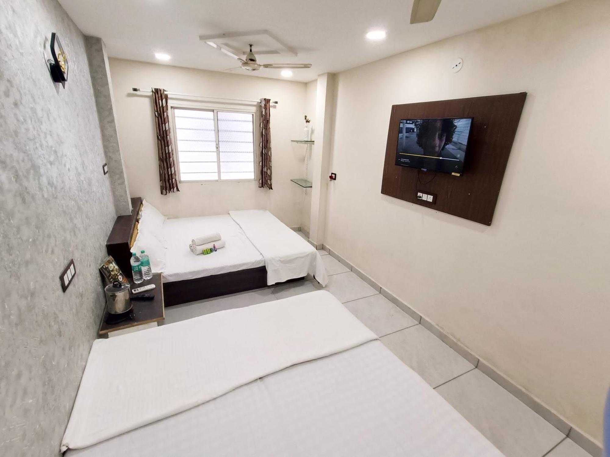 Ginger Hotels Ujjain Tower Kshipra Inn-Family Stay Airconditioned Hotel מראה חיצוני תמונה