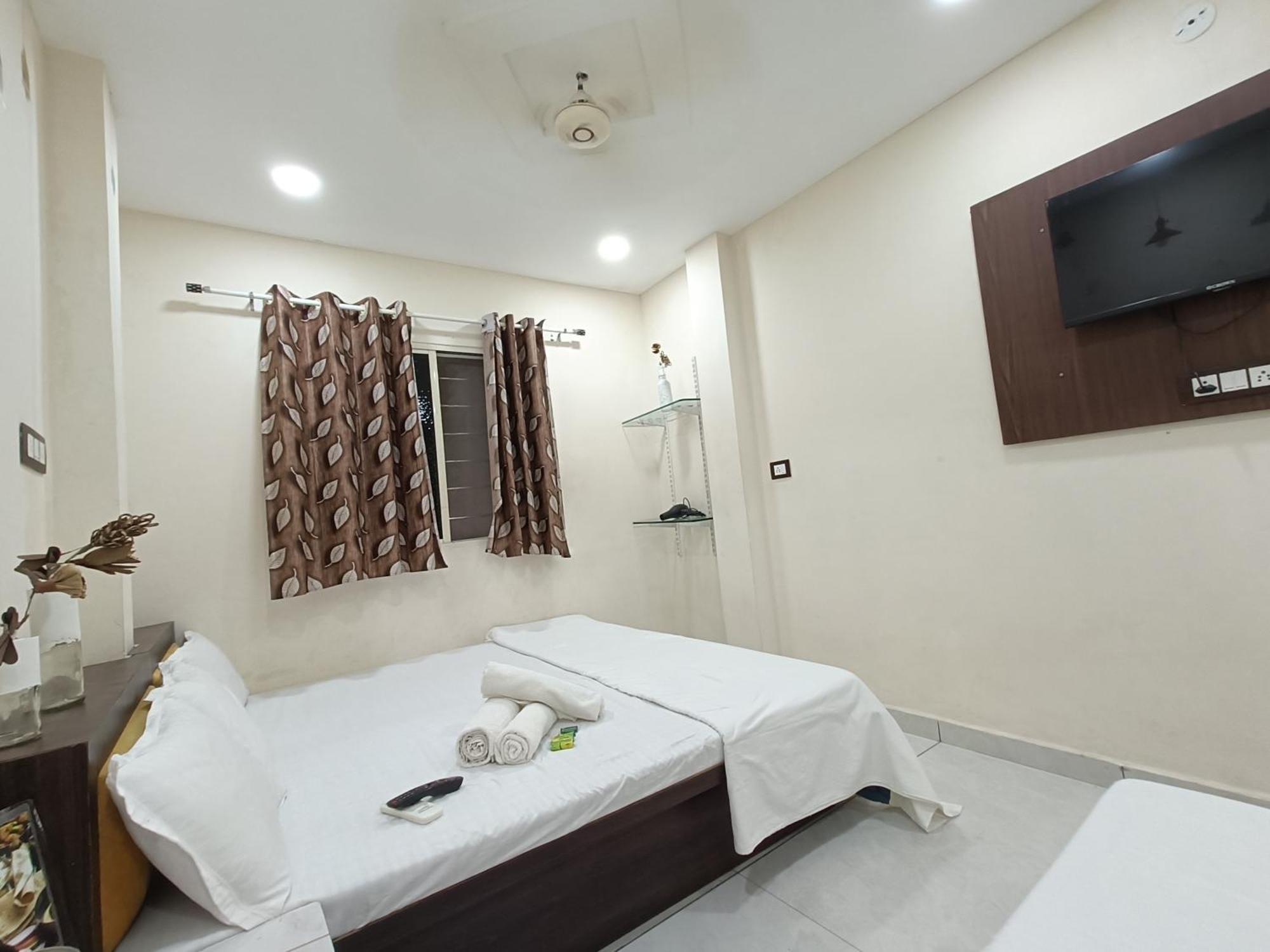 Ginger Hotels Ujjain Tower Kshipra Inn-Family Stay Airconditioned Hotel מראה חיצוני תמונה