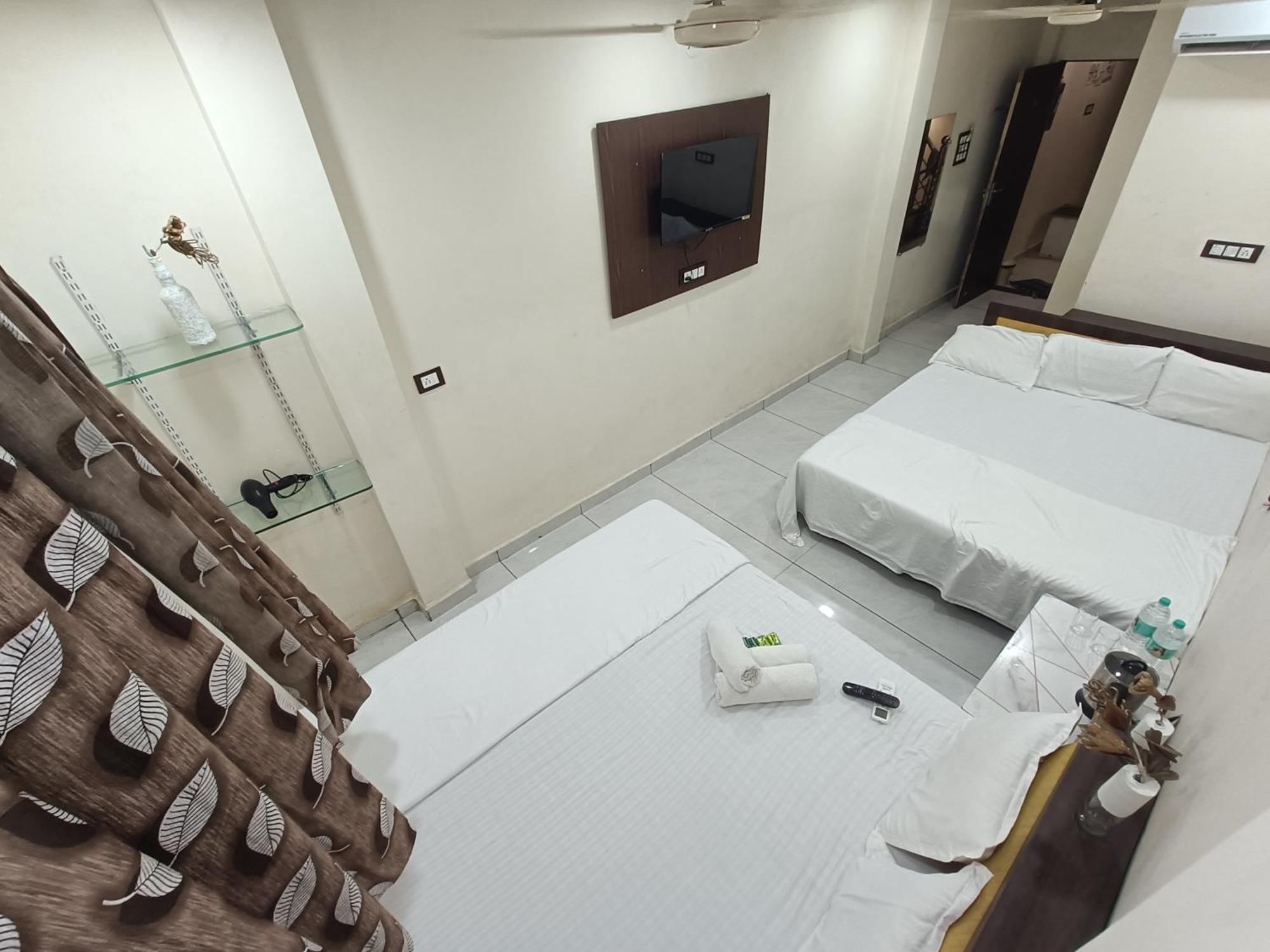 Ginger Hotels Ujjain Tower Kshipra Inn-Family Stay Airconditioned Hotel מראה חיצוני תמונה
